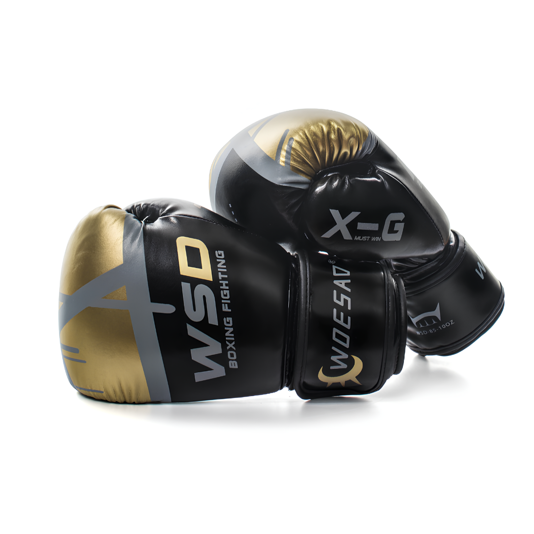 Elegante schwarz-goldene Boxhandschuhe mit atmungsaktivem Design, ideal für intensives Training und Wettkämpfe.
