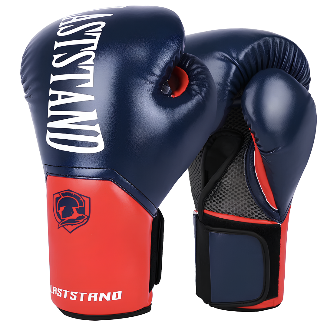 Blaue Boxhandschuhe mit roten Akzenten, designed für maximale Sicherheit und Komfort.