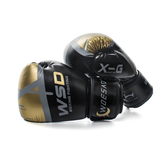 Elegante schwarz-goldene Boxhandschuhe mit atmungsaktivem Design, ideal für intensives Training und Wettkämpfe.