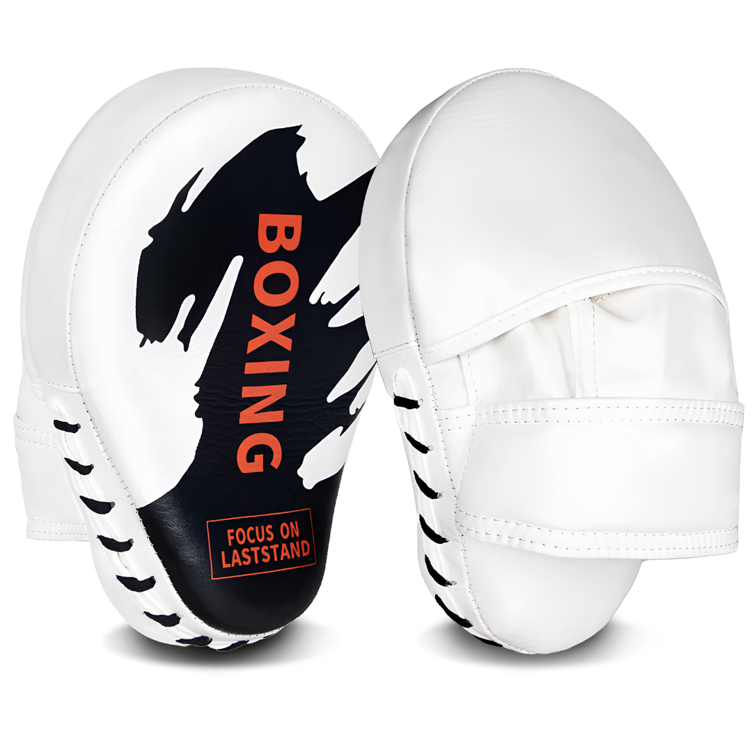 Professionelle Box-Pratzen in Weiß mit ergonomischem Design, ideal für präzises und intensives Boxtraining sowie Kampfsportarten.